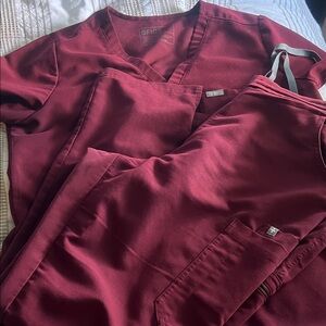 Figs Burgundy  Scrub Set